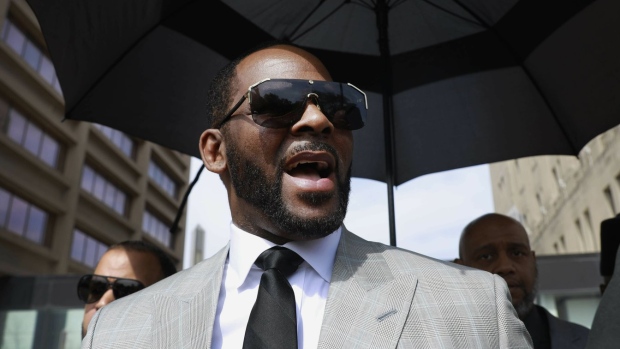 Disgraced R B Star R Kelly Back In Chicago For Sex Trial Cp