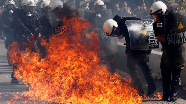 Clashes break out during strike in Greece