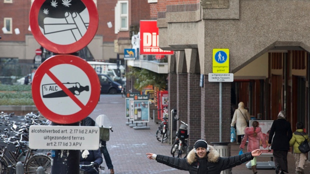 Amsterdam bans smoking marijuana in school
