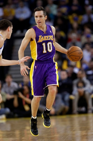 Steve Nash returns to Lakers lineup