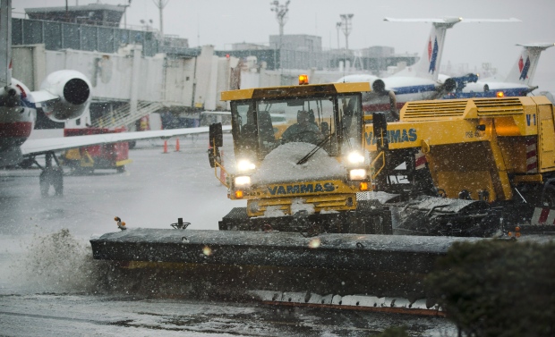 thousands of flights cancelled winter storm U.S. 
