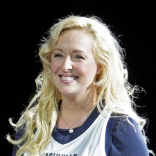 Country singer Mindy McCready dies at 37