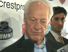 Gordie Howe let his emotions show during an appearance in Toronto on Wednesday, April 1, 2009.