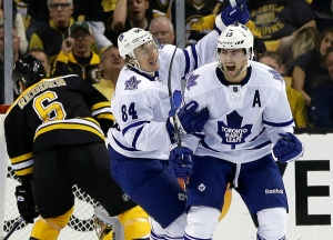 Leafs beat Bruins in game 2 of playoffs