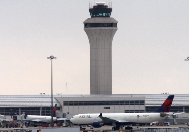 Man arrested with pressure cooker Detroit airport