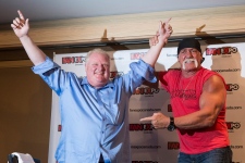 Mayor Rob Ford, Hulk Hogan arm wrestling