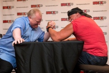 Mayor Rob Ford, Hulk Hogan arm wrestling