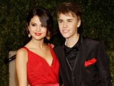 Selena Gomez and Justin Bieber arrives at the Vanity Fair Oscar Party at the Sunset Tower in Los Angeles, Calif., Sunday, Feb. 27, 2011. (AP Photo/Carlo Allegri)Selena Gomez and Justin Bieber arrives at the Vanity Fair Oscar Party at the Sunset Tower in Los Angeles, Calif., Sunday, Feb. 27, 2011. (AP Photo/Carlo Allegri)