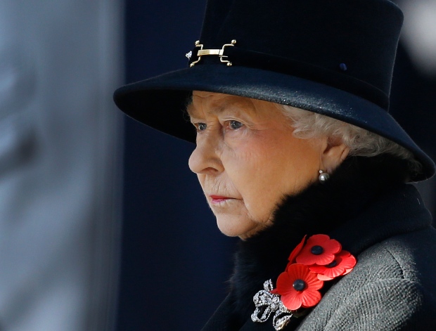 Queen Elizabeth Ii Leads Solemn Remembrance Day Tribute Cp24 Com