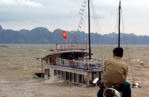 Tropical storm Haiyan makes landfall in Vietnam