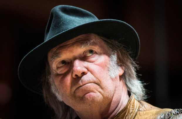 Neil Young blasts Harper government over oil sands