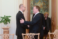 Baird meets with Ukraine's new prime minister