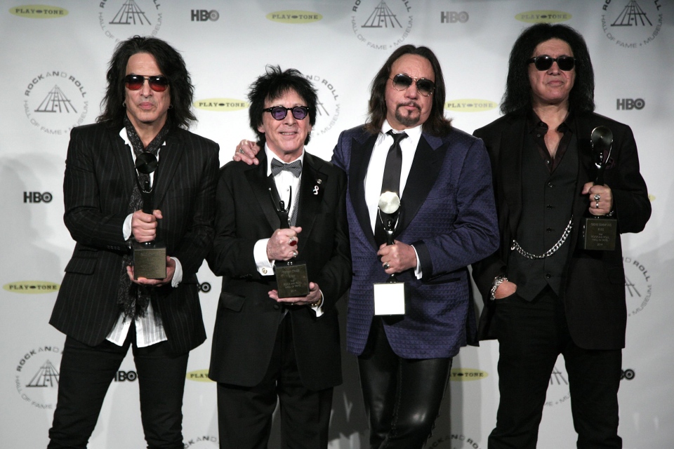 Rock and Roll Hall of Fame honours Nirvana, Kiss, Gabriel, Hall & Oates ...