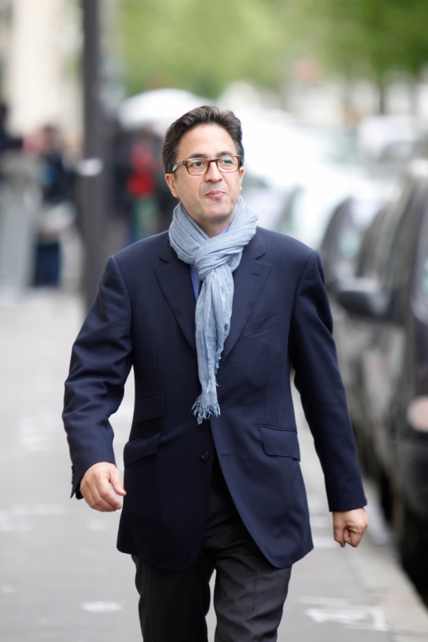 Francois Hollande's top adviser resigns