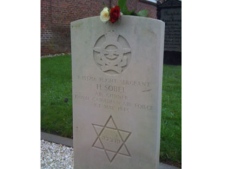 The grave of Harold Sobel in Damwoude, Netherlands.