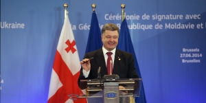 Ukraine signs pact with EU