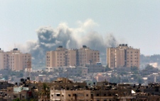Israel escalates Gaza offensive, casualties mount