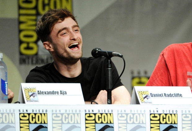 Daniel Radcliffe wears Spider-Man mask Comic-Con
