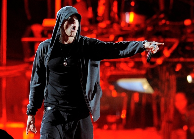 Eminem to help kick off Lollapalooza 