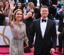 Angelina Jolie, Brad Pitt marry in private