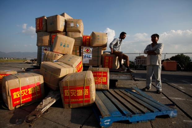 Airport aid deliveries Nepal