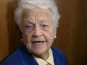 Mississauga Mayor Hazel McCallion reacts to the news of the murder of her close friend on Monday, Nov. 10, 2008.