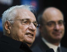 Architect Frank Gehry, left, and Director and Art Gallery of Ontario director and CEO Matthew Teitelbaum speak to the media in Toronto on Thursday, Nov. 13, 2008. (THE CANADIAN PRESS/Nathan Denette)