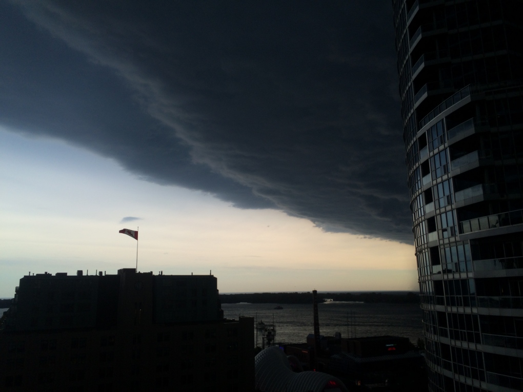 Toronto, southern Ontario hit by powerful summer storm 