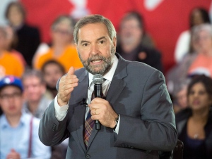 NDP Leader Tom Mulcair speaks to supporters a town hall meeting Thursday, Oct. 8, 2015 in Toronto. (The Canadian Press/Ryan Remiorz)