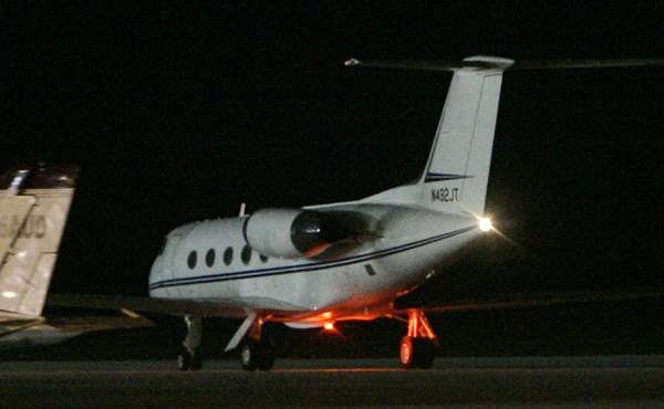 John Travolta's private jet prepares to take-off at Grand Bahama International Airport in Freeport, Grand Bahama, Bahamas, Monday, Jan. 5, 2009. (AP / Alan Diaz)