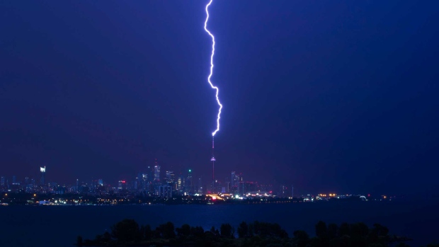 Lightning bolt strikes the CN Tower