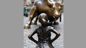 Wall Street girl statue
