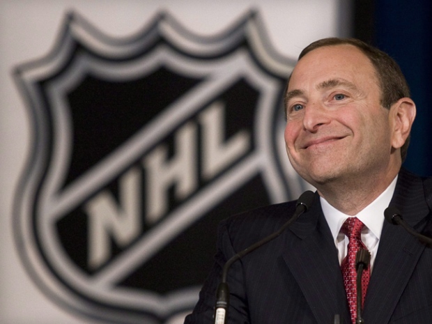 NHL commissioner Gary Bettman smiles as he is asked a question during a news conference in Montreal, Jan. 24, 2009. Bettman expressed on Wednesday his skepticism that Balsillie can convince NHL owners to move the Coyotes. (Paul Chiasson / THE CANADIAN PRESS)  