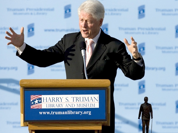 Former president Bill Clinton speaks to a crowd after receiving the Harry S. Truman Public Service Award in Independence, Mo., on Wednesday, May 6, 2009. (AP / Ed Zurga)