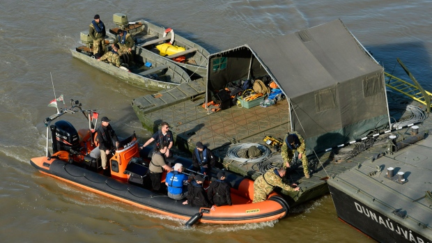 Hungary boat crash