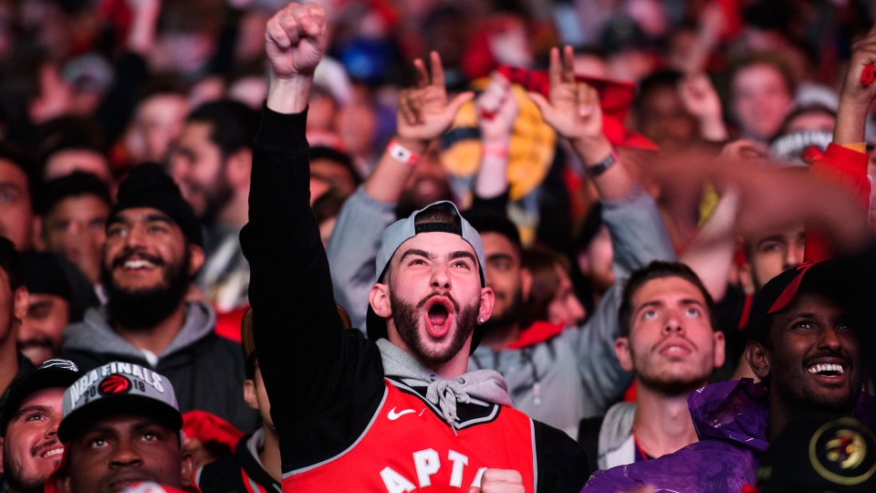 Fans go. Фанаты Торонто Рэпторс. Toronto Raptors Fans.
