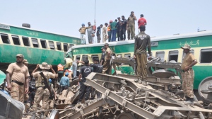 Pakistan train crash