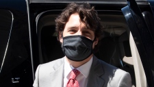 Justin Trudeau in mask