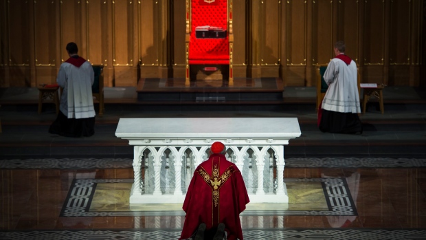 Archdiocese of Toronto modifies Eucharist rite to observe safety ...