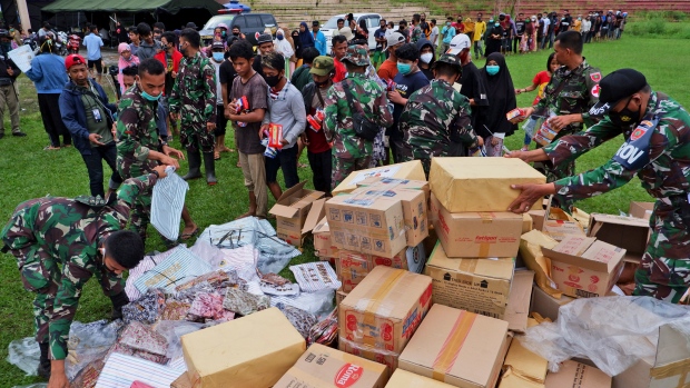 aid-effort-intensifies-after-indonesia-earthquake-that-killed-81