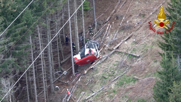 Police arrest three over Italian cable car disaster, say emergency brake deactivated