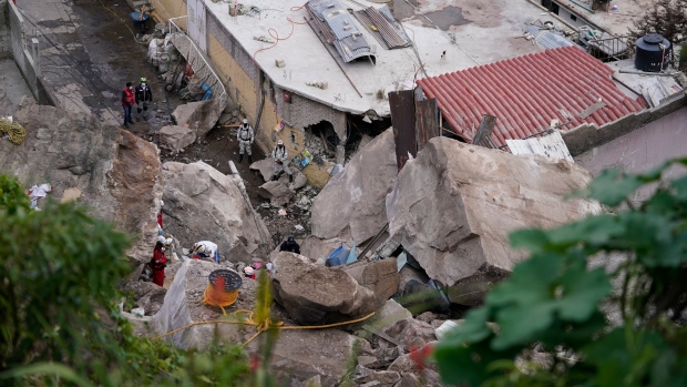 Al menos 1 muerto y 10 desaparecidos por un deslizamiento de tierra cerca de la Ciudad de México