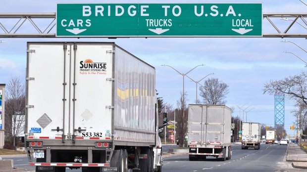 Trucks cross Canada/USA border