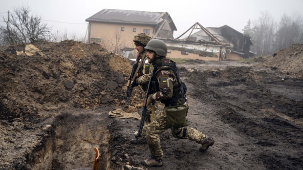 Zełenski: Wycofanie się wojsk rosyjskich, pozostawiając za sobą miny