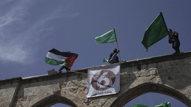 Palestinian and Hamas flags