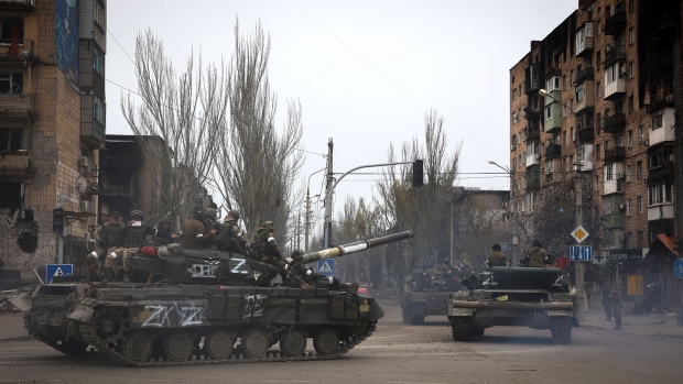 Russian tanks in Mariupol