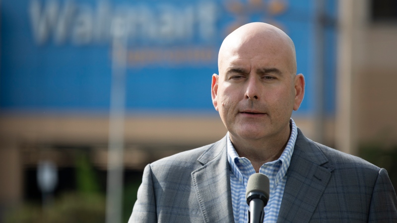Ontario Liberal Leader Steven Del Duca makes an announcement outside a big box store in Toronto on Wednesday, May 25, 2022. THE CANADIAN PRESS/Chris Young
