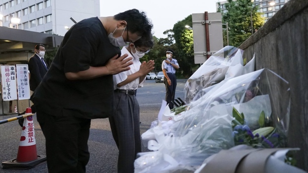 Shinzo Abe mourners