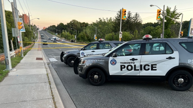 Un hombre de 46 años fue acusado después de que dos mujeres fueran asesinadas a puñaladas en Toronto