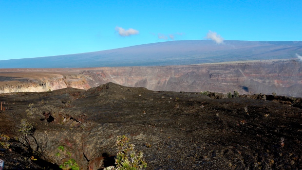 Pejabat Hawaii memperingatkan penduduk Pulau Besar bahwa gunung berapi Mauna Loa dapat meletus